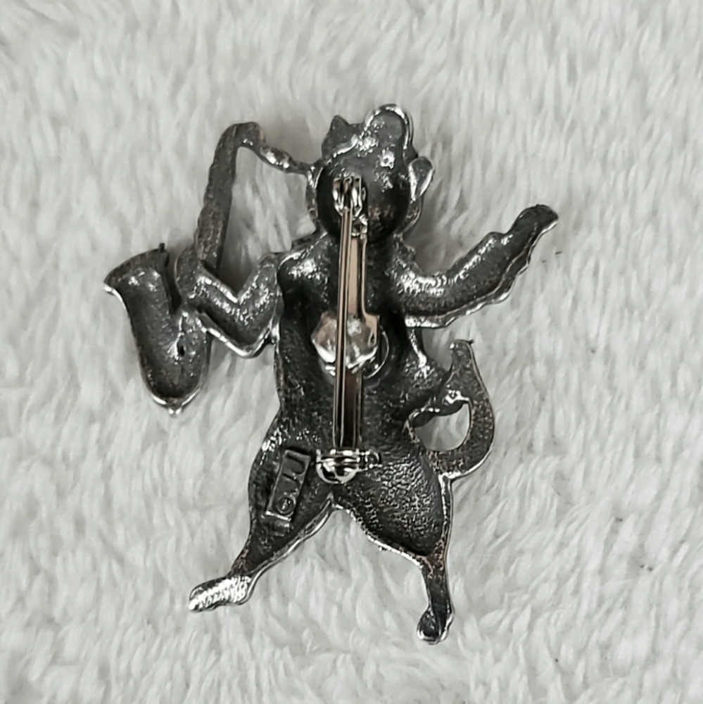 VINTAGE JJ Cat Playing Sax Pin - Picture 2 of 4